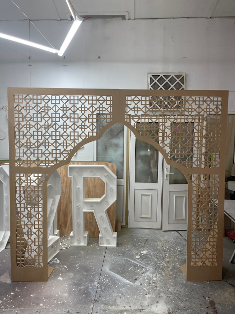 Medina Arch – 7.5ft × 7ft